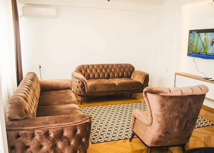 Aparment Theatre